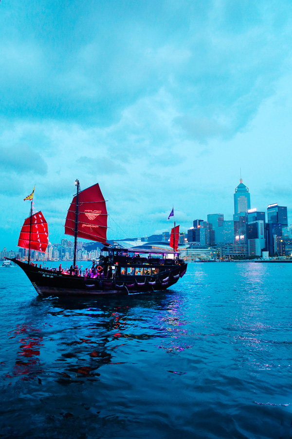 阿斯顿·马丁百年庆典拉力之旅香港之夜夺目收官