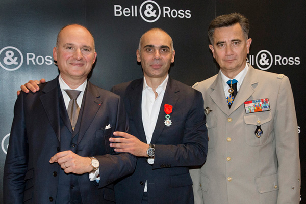 Bell & Ross 柏莱士创作总监获颁法国骑士勋章