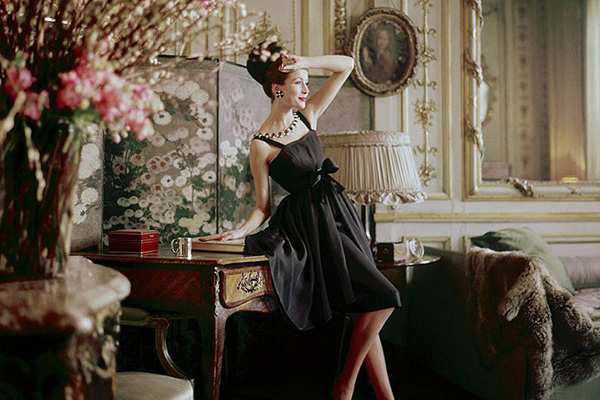 《Dior Glamour》：用影像记录时尚的华丽旅程