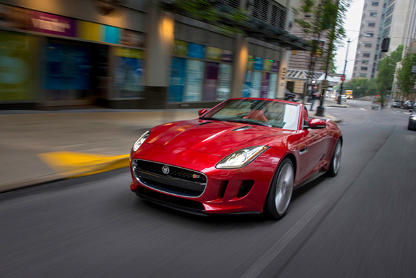 Jaguar 勇夺2013北美销售满意度冠军