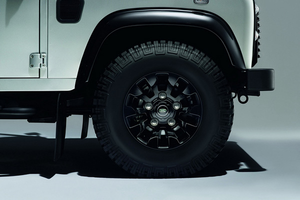 Land Rover 将推出两款Defender特殊版本