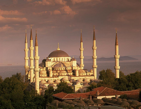 昔日君士坦丁堡，今朝伊斯坦布尔