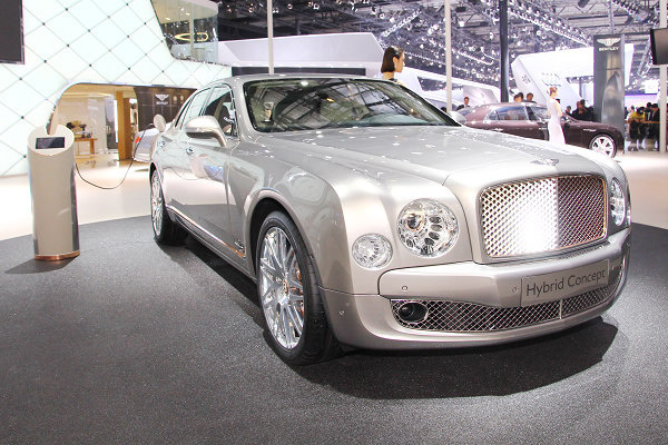Bentley Plug-in Hybrid Concept 登场