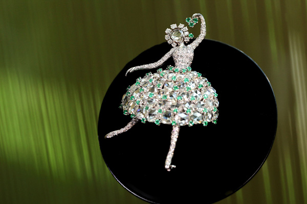 梵克雅宝致庆中法文化之春 礼赞芭蕾艺术之美