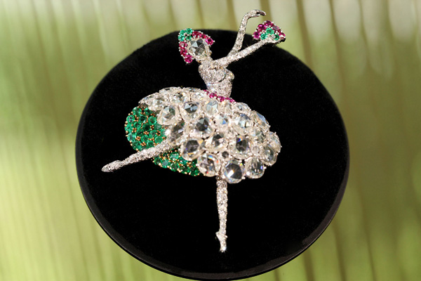 梵克雅宝致庆中法文化之春 礼赞芭蕾艺术之美