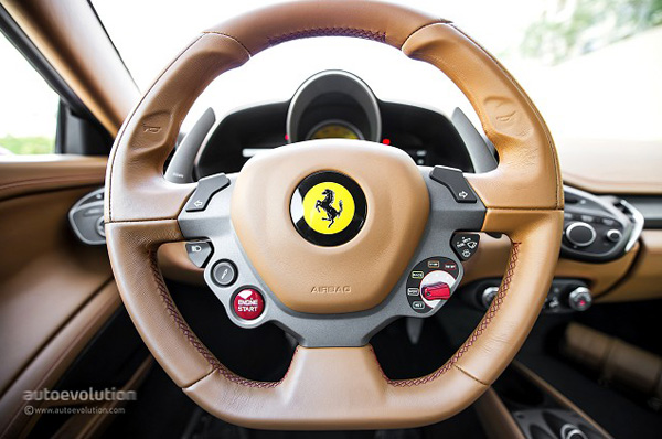 Ferrari 开发更完美驾驶回馈的转向系统