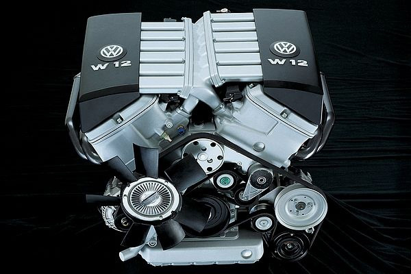Bentley 誓言将12缸引擎车型进行到底
