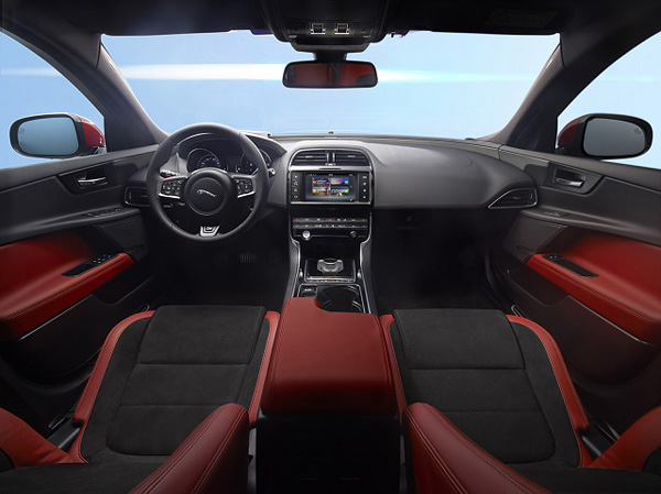 Jaguar XE S 性能车型抢先亮相