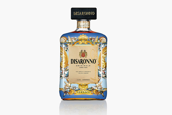 Disaronno×Versace 特别版酒瓶包装