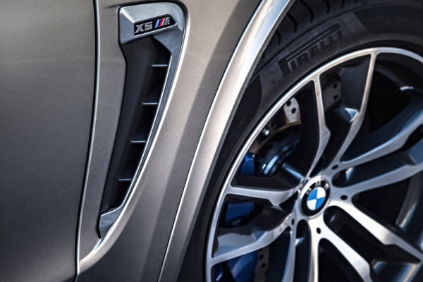 宝马发布全新X5 M 高性能车型官方图片