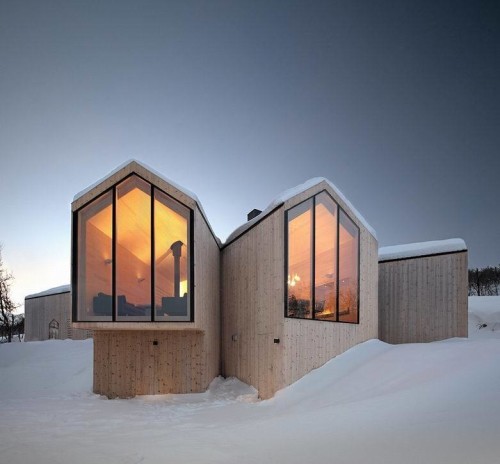 雪地上的星星 挪威滑雪胜地温暖木制别墅