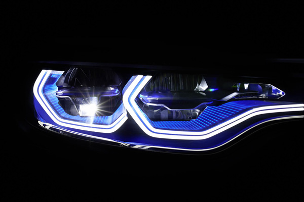 宝马发布M4 Iconic Lights 概念车官图