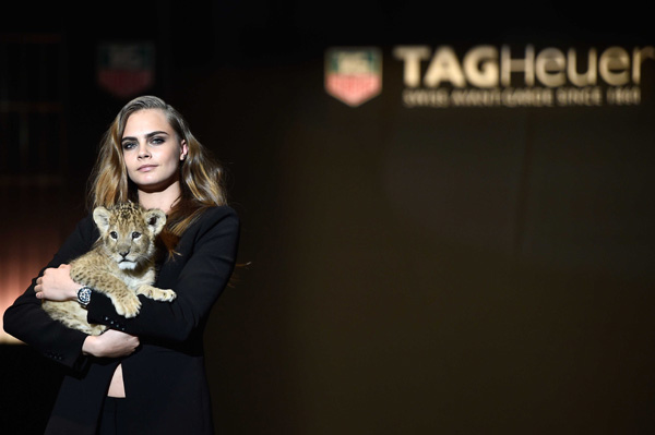 瑞士制表先锋TAG Heuer泰格豪雅携手国际潮流超模卡拉·迪瓦伊
