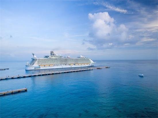 皇家加勒比海洋绿洲号：重225282吨，载客量5412 皇家加勒比国际邮轮公司
