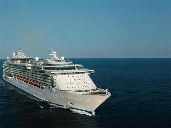 皇家加勒比海洋自由号：重154407吨，载客量3634 皇家加勒比国际邮轮公司