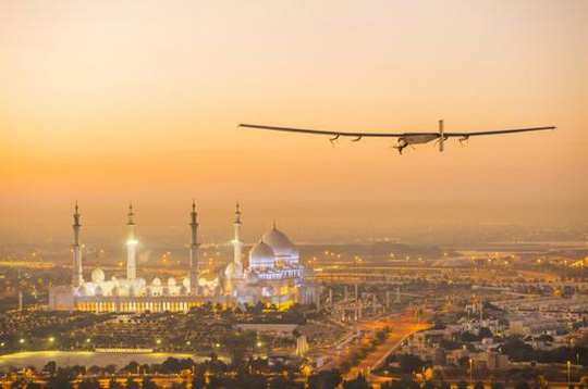 最大太阳能飞机阿联酋试飞：即将环球之旅