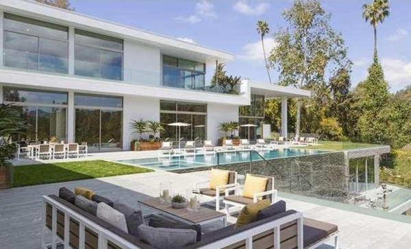 碧昂斯和老公Jay-Z租住每月15万美元奢华别墅