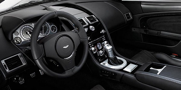 Aston Martin 将继续保留V12引擎与手排变速箱