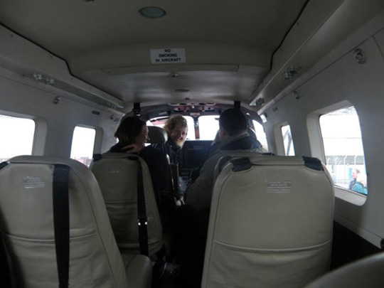 携家人乘私人飞机 体验舒适与安全的春日游