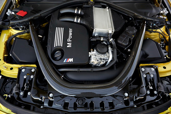 BMW i8 赢得「2015年国际引擎大奖」总冠军