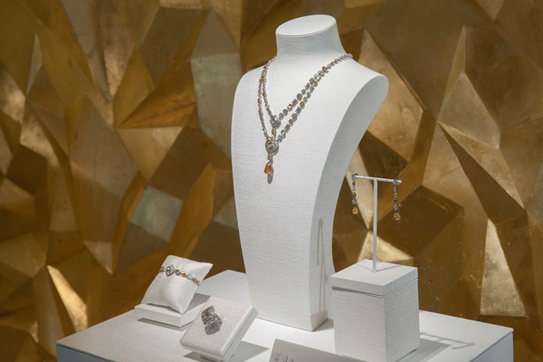 戴比尔斯Talisman系列璀璨十周年巴黎珠宝鉴赏会