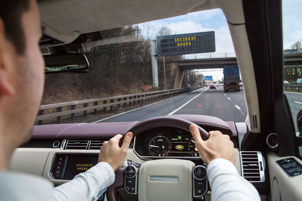 捷豹路虎新自动驾驶科技 比拟真人驾驶体验