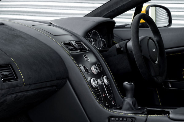 阿斯顿·马丁发布新款V12 Vantage S官图