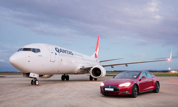 澳洲航空喷射机与Tesla电动跑车挑战速度竞赛