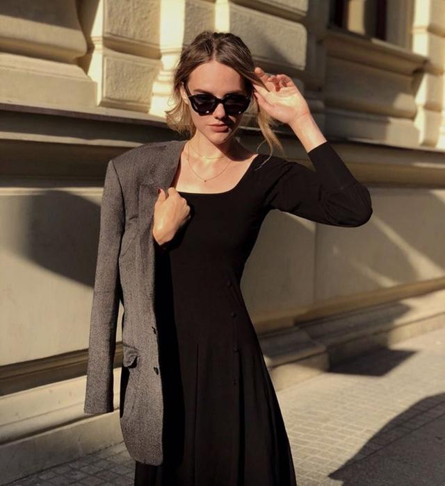 法国女热 小黑裙