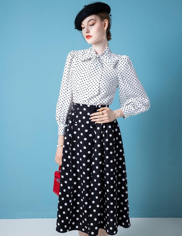 圆点半身裙 斑点衬衫