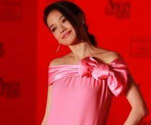 第二届亚洲电影大奖红毯 女星性感比拼