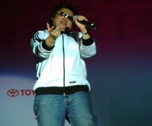 韩红：愿为公益随时现身