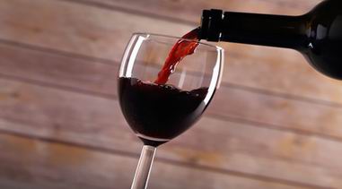 酿造红葡萄酒的传统优良品种赤霞珠 