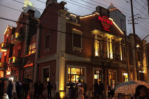 本土风情和品牌特色相结合的上海硬石餐厅