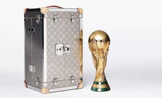 2018足球世界杯即将揭幕 LV打造专属奖杯箱