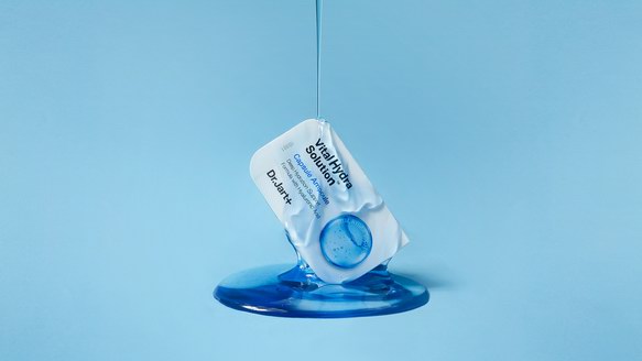 蒂佳婷活力水润胶囊安瓶，装在胶囊里的蓝色药丸？ 