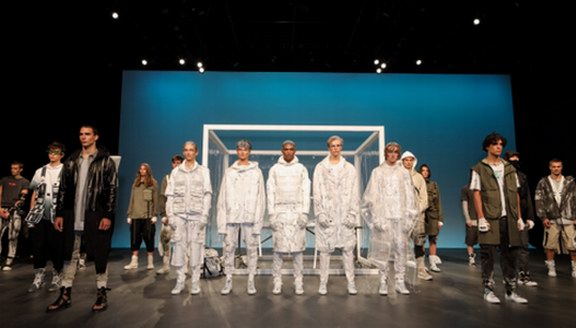 SevenCrash 2020春夏纽约时装周静态展 ——未来主义工装定义全新可持续时尚