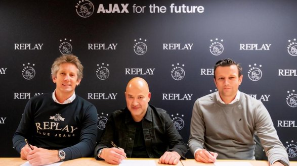 REPLAY成为荷兰著名足球队阿贾克斯俱乐部 “服装合作伙伴”！