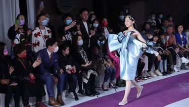 宋雨桐精彩演绎高定礼服  张莉童模再次荣登中国国际时装周