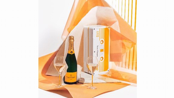 凯歌香槟推出摩登复古卡带礼盒 致敬如歌好时光