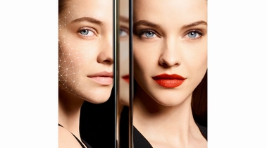 阿玛尼美妆推出首款线上脸庞设计师美妆服务
