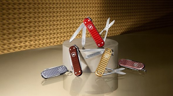 优雅、现代、升级 VICTORINOX 维氏推出全新编织纹理的铝面典范至臻系列