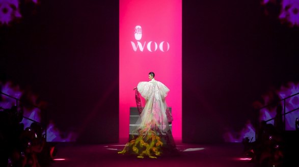 妩WOO二十周年“嫵影东方”典藏大秀闪耀发布