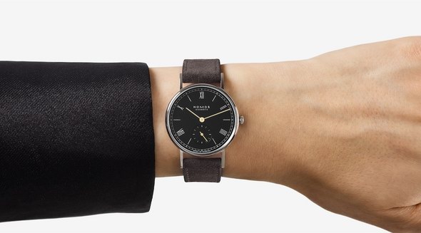 NOMOS Glashütte特为女士们推出Ludwig 33 noir 腕表(Ref. 227)