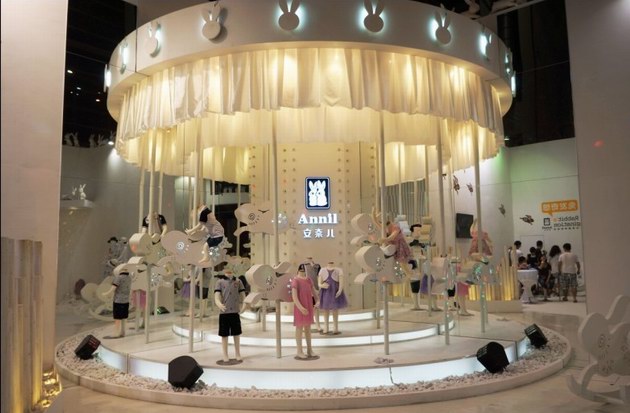 知名童装品牌安奈儿在第十二届中国（深圳）国际品牌服装服饰交易会