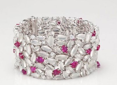 富御（Rich Jade）特别推出红宝石冰种翡翠系列珠宝