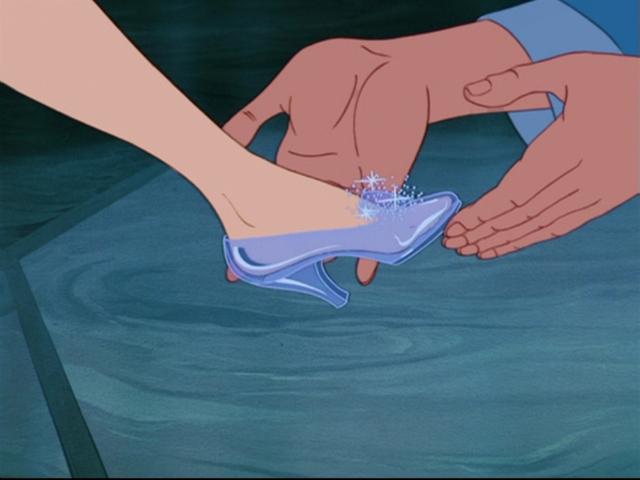 克里斯提·鲁布托Christian Louboutin  “灰姑娘”梦幻水晶鞋