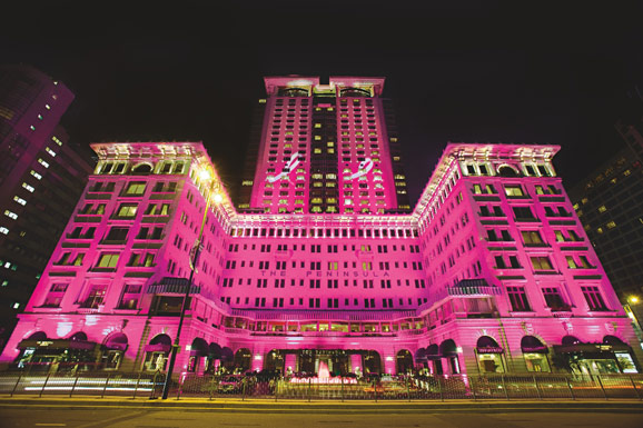 世界最高级豪华酒店品牌的旗舰酒店，福布斯旅游指南五星酒店——香港半岛酒店