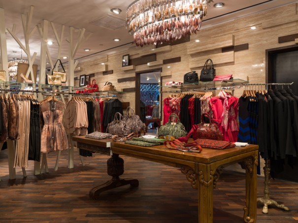 英国时尚品牌Ted Baker中国首家新店登录北京芳草地