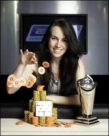 美女模特莉芙·波利(Liv Boeree)欧洲扑克巡回赛赢众多赌神封后
